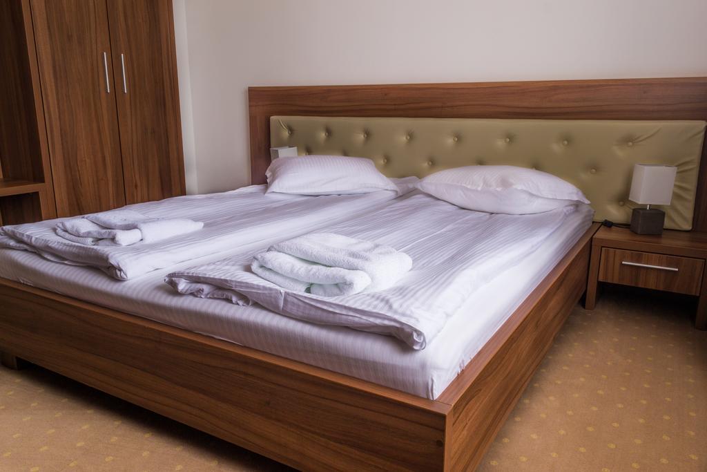 Hotel Mariss Alba Iulia Exterior foto